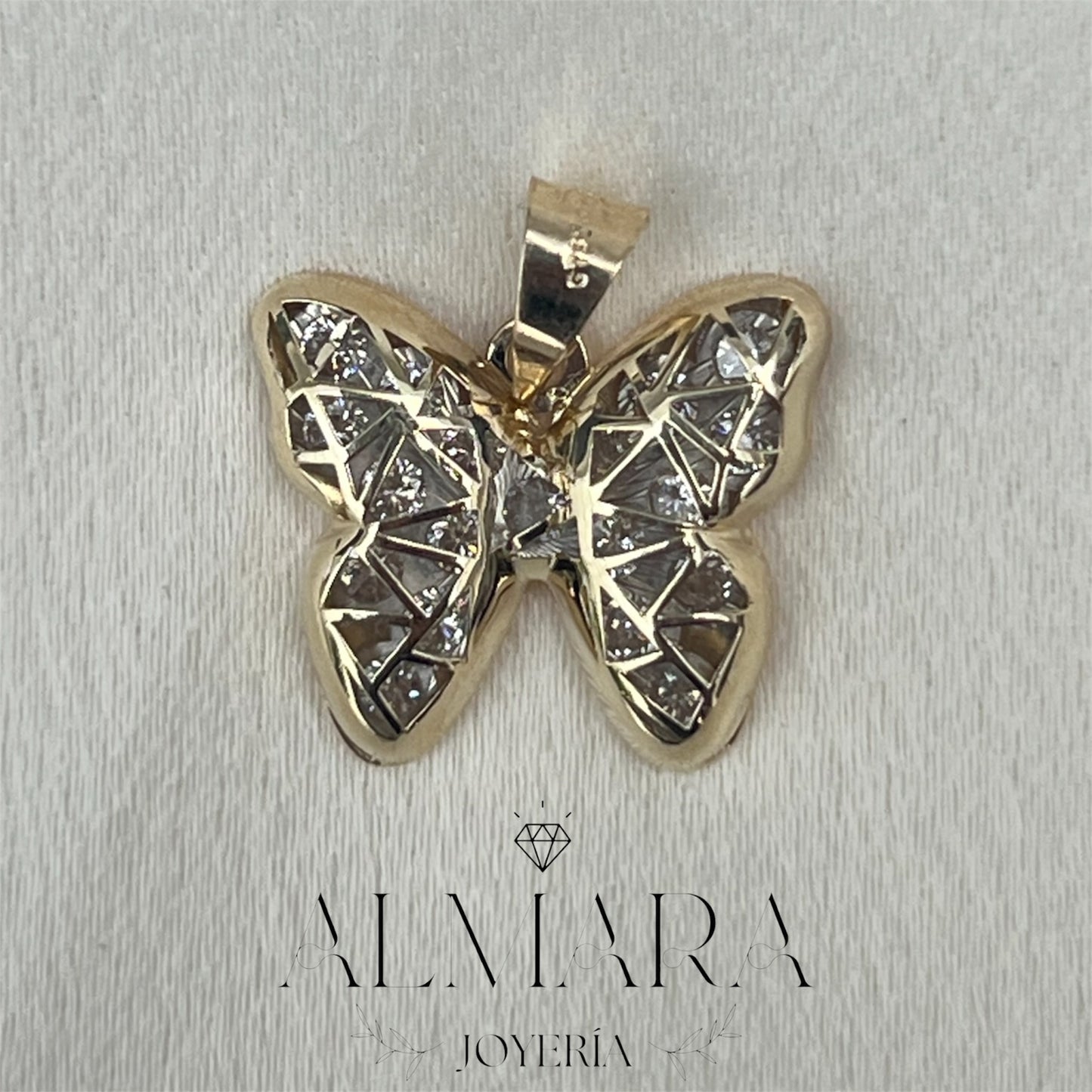 Dije Mariposa con Zirconias Oro 10K