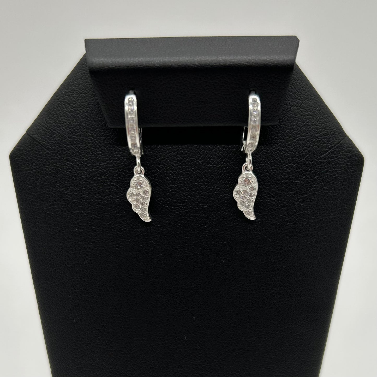 Huggies de Alas con Zirconias en Plata