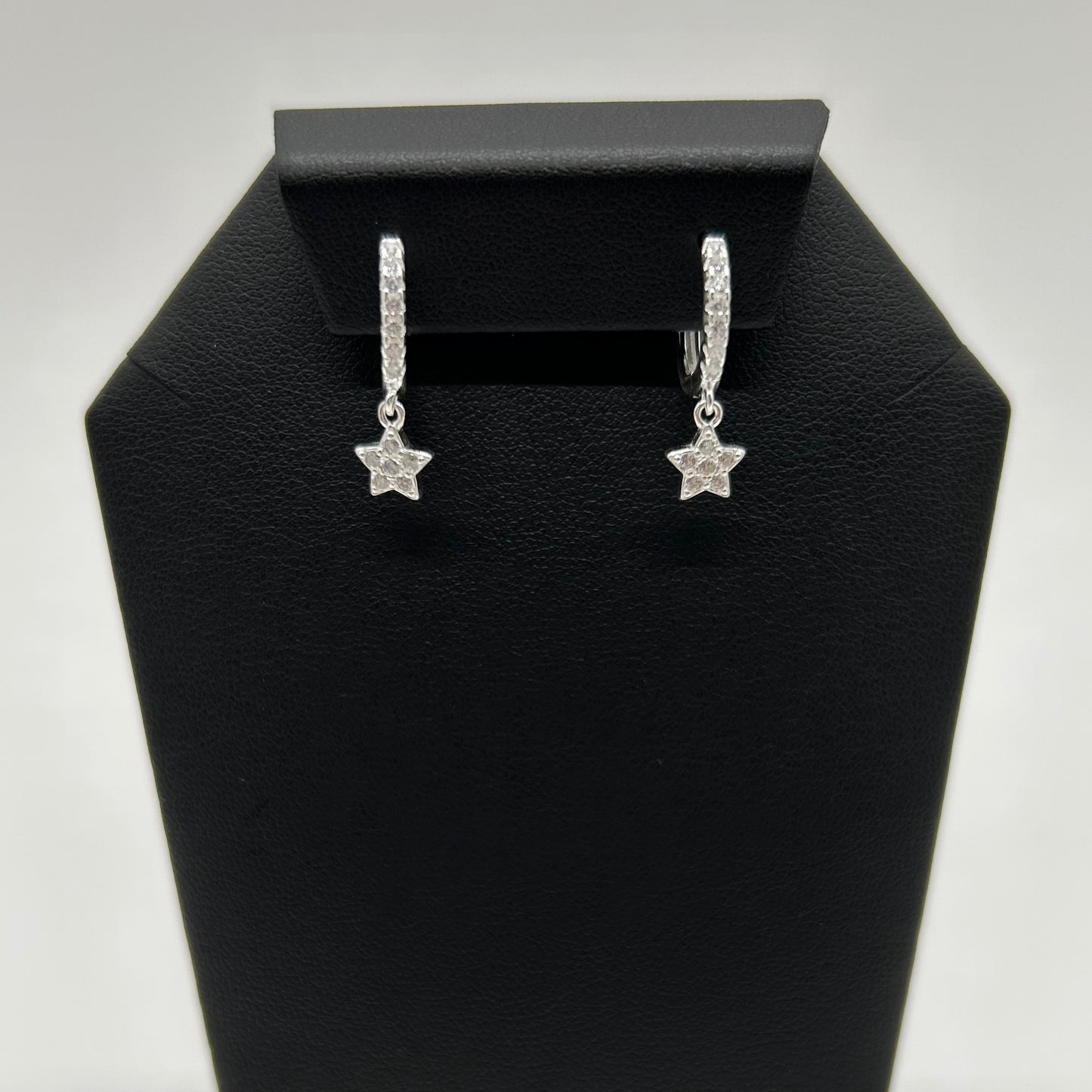 Huggies de Estrellitas con Zirconias en Plata