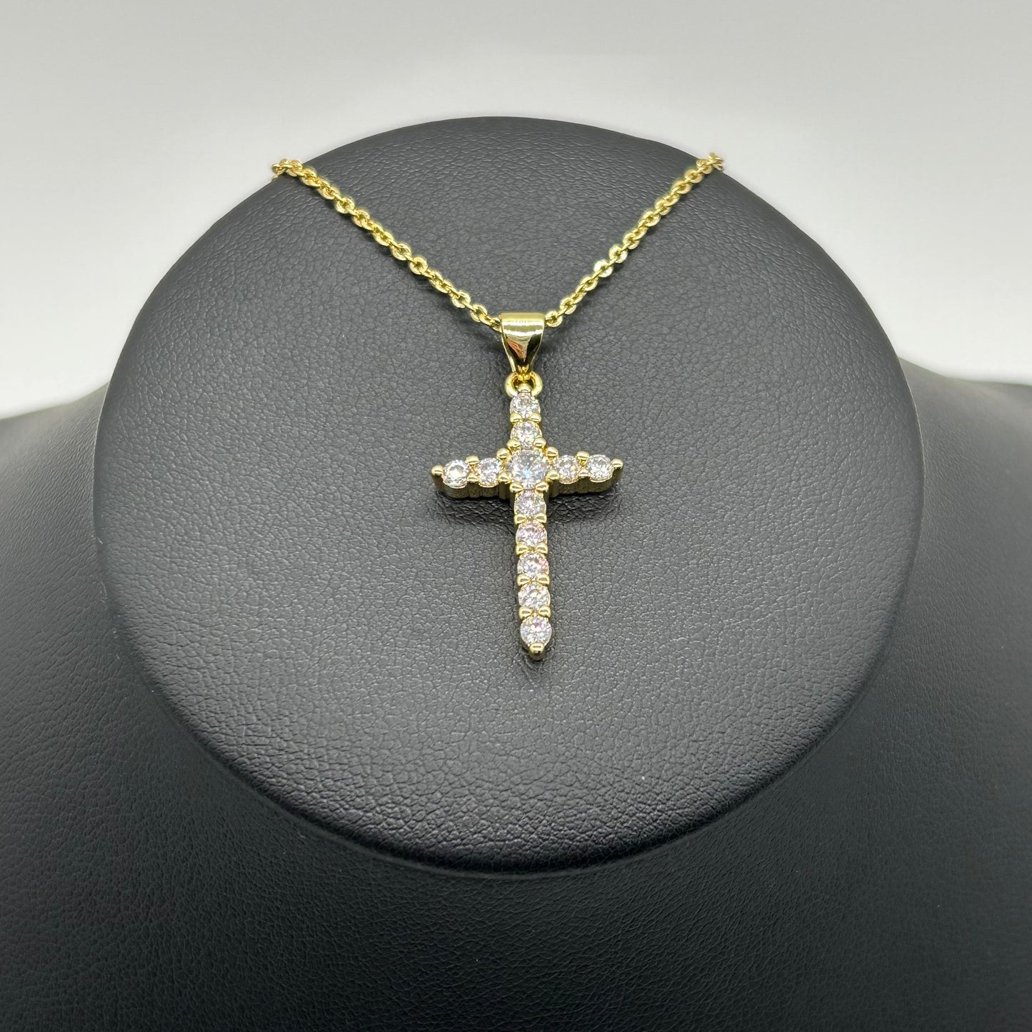 Collar de Cruz con Zirconias de Oro Laminado