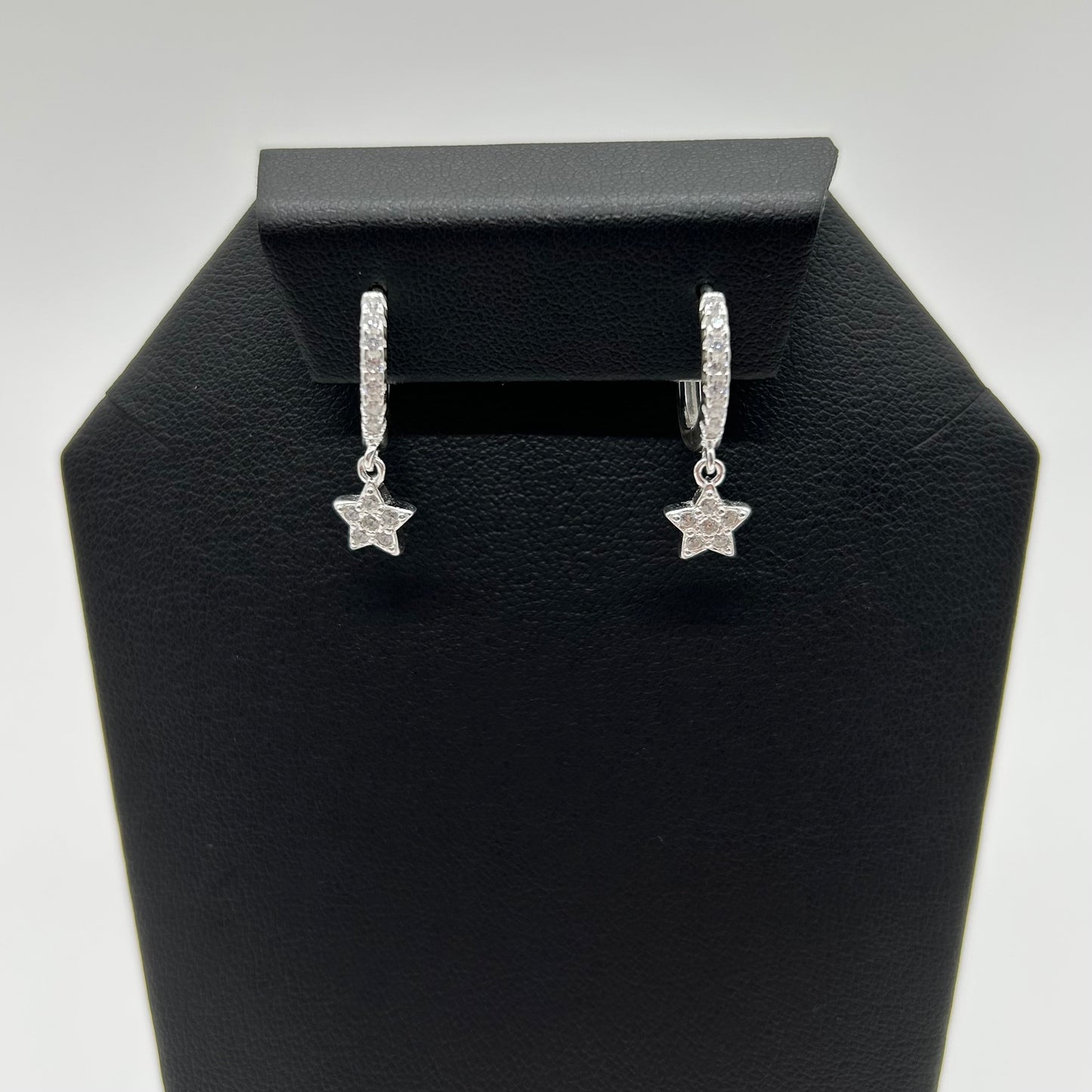 Huggies de Estrellitas con Zirconias en Plata