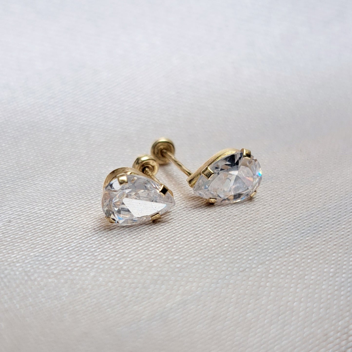 Broquel Zirconia Forma de Gota 14K