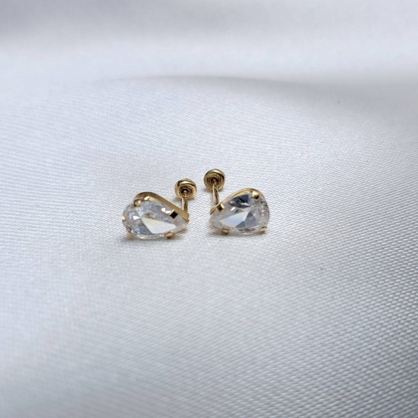 Broquel Zirconia Forma de Gota 14K