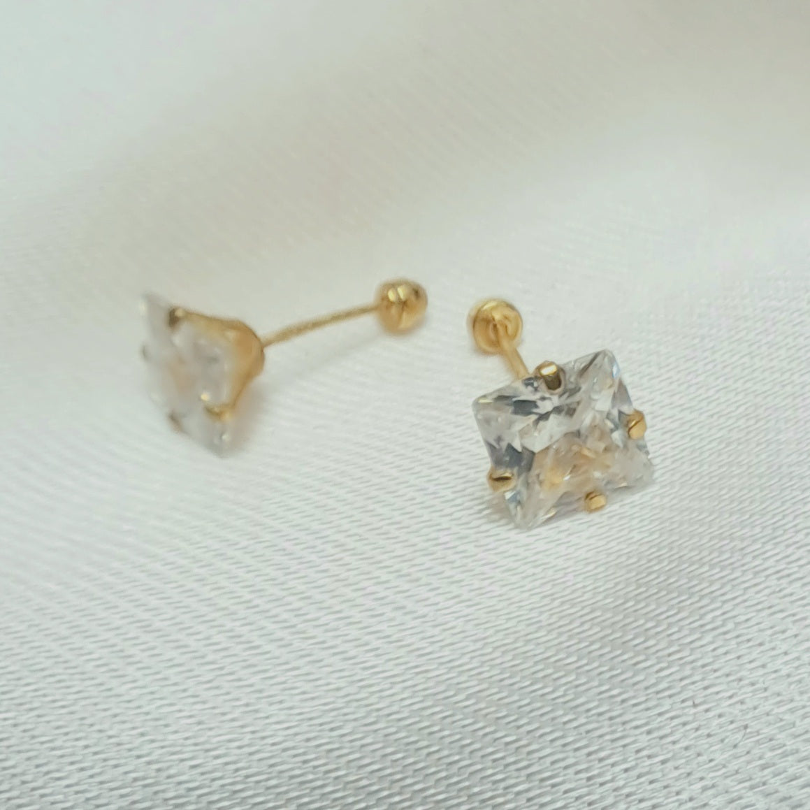 Broquel Zirconia Cuadrada 14K