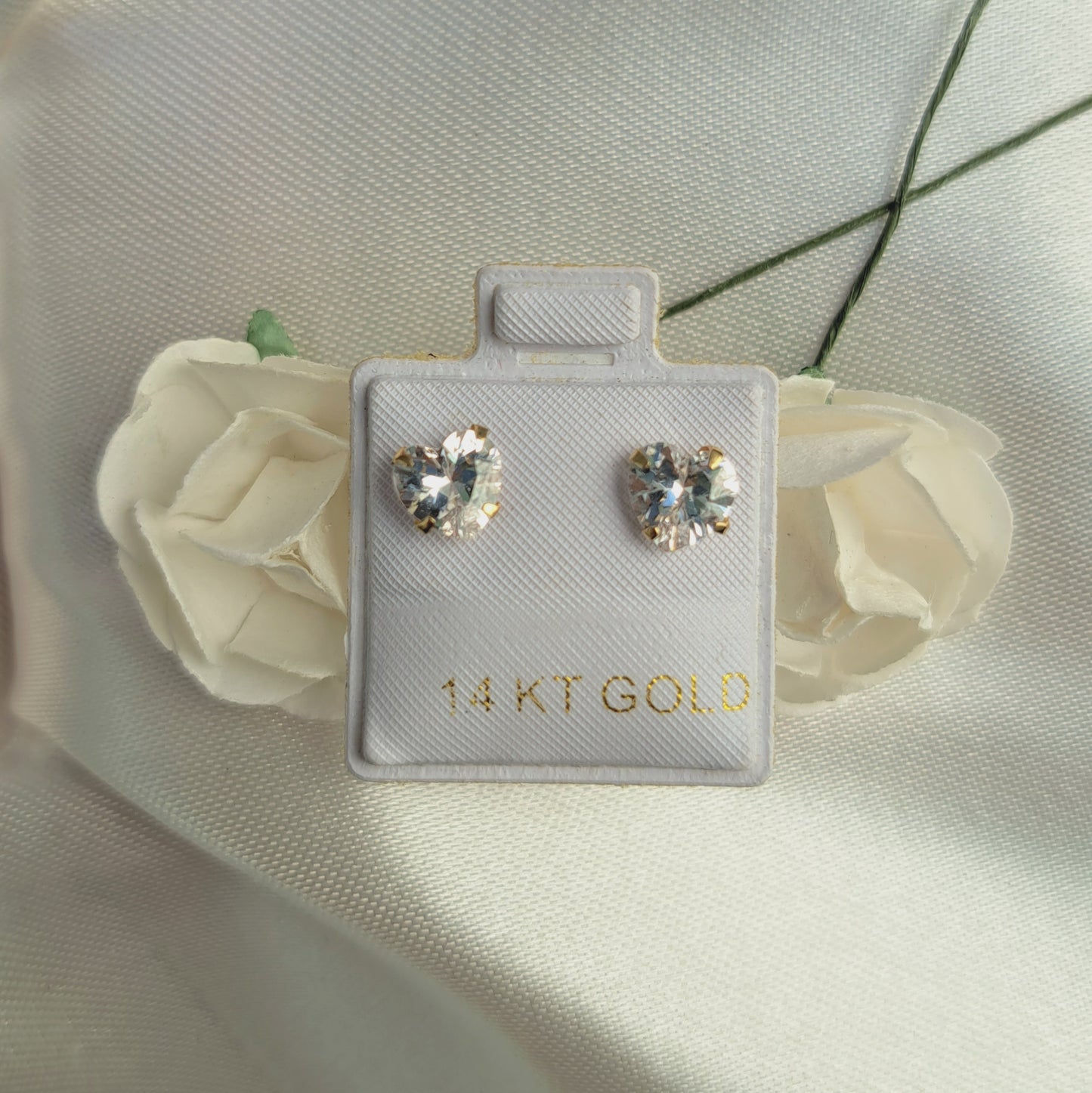 Broquel Corazón Zirconia 14K