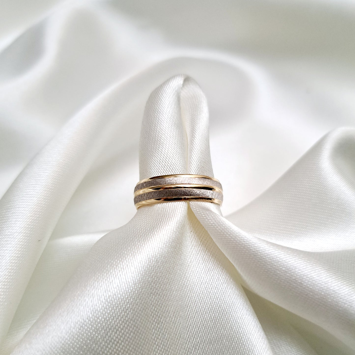 Argolla en 2 Oros Diamantados de 14K