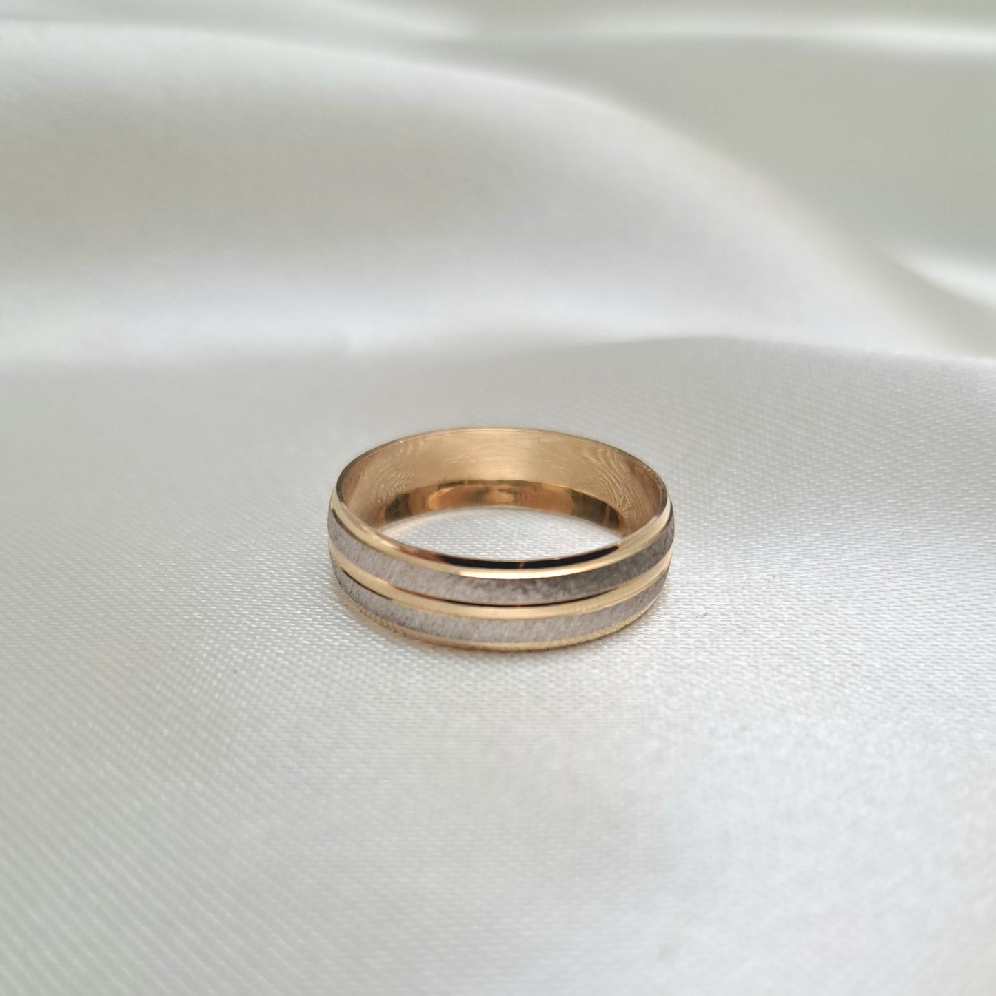 Argolla en 2 Oros Diamantados de 14K