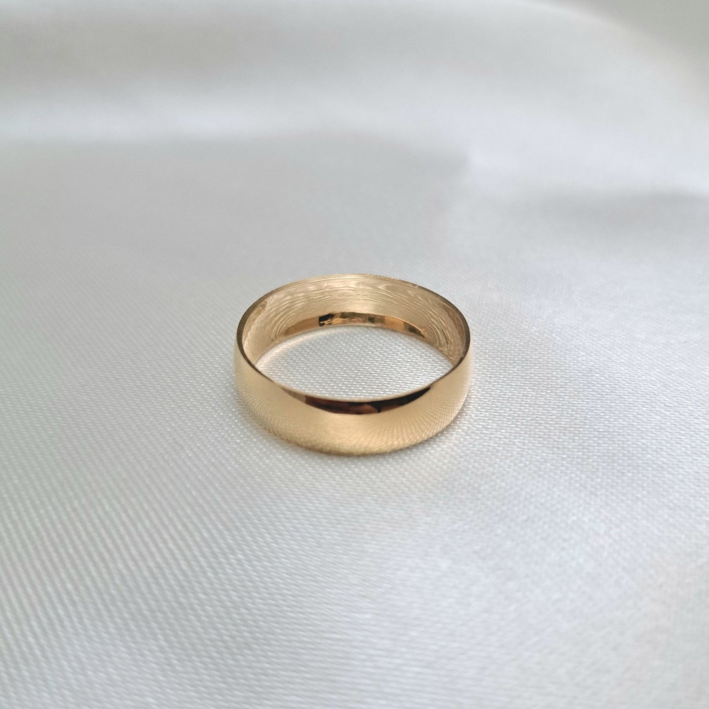 Argolla Lisa de Oro Amarilla de 14K