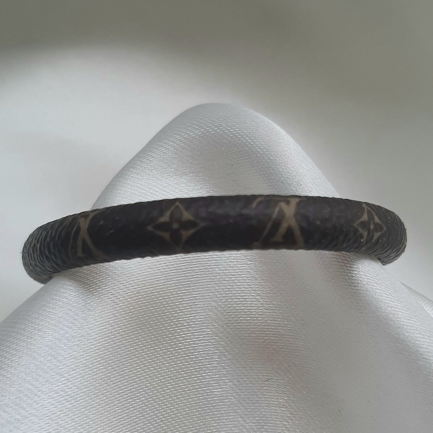 Pulsera Luis Vuitton de Piel y Acero Inoxidable