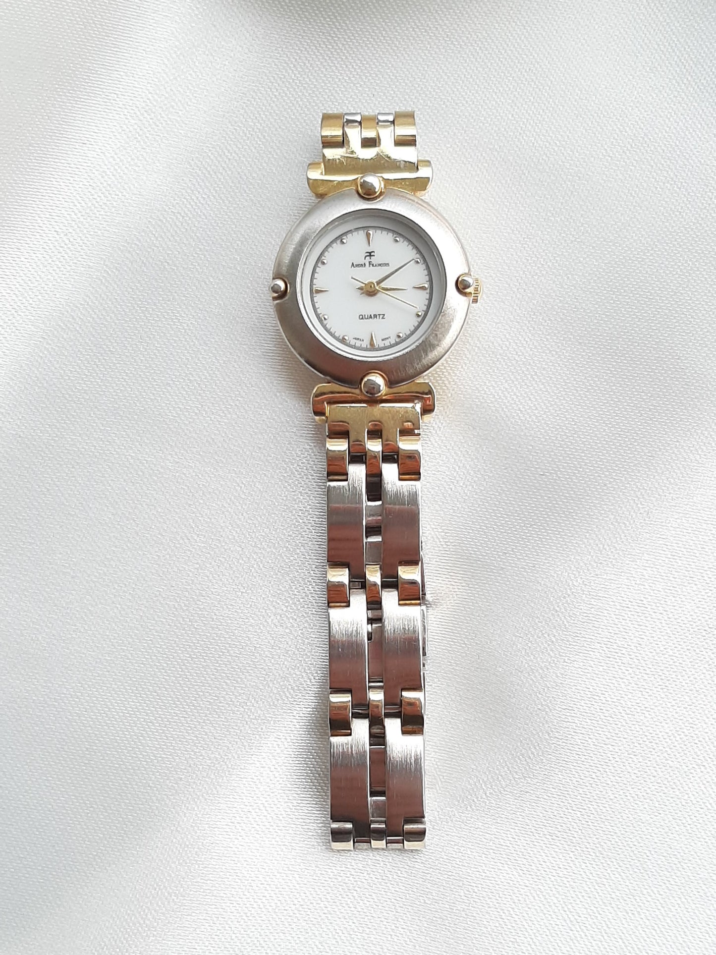 Reloj de Acero Inoxidable Color Dorado y Plateado