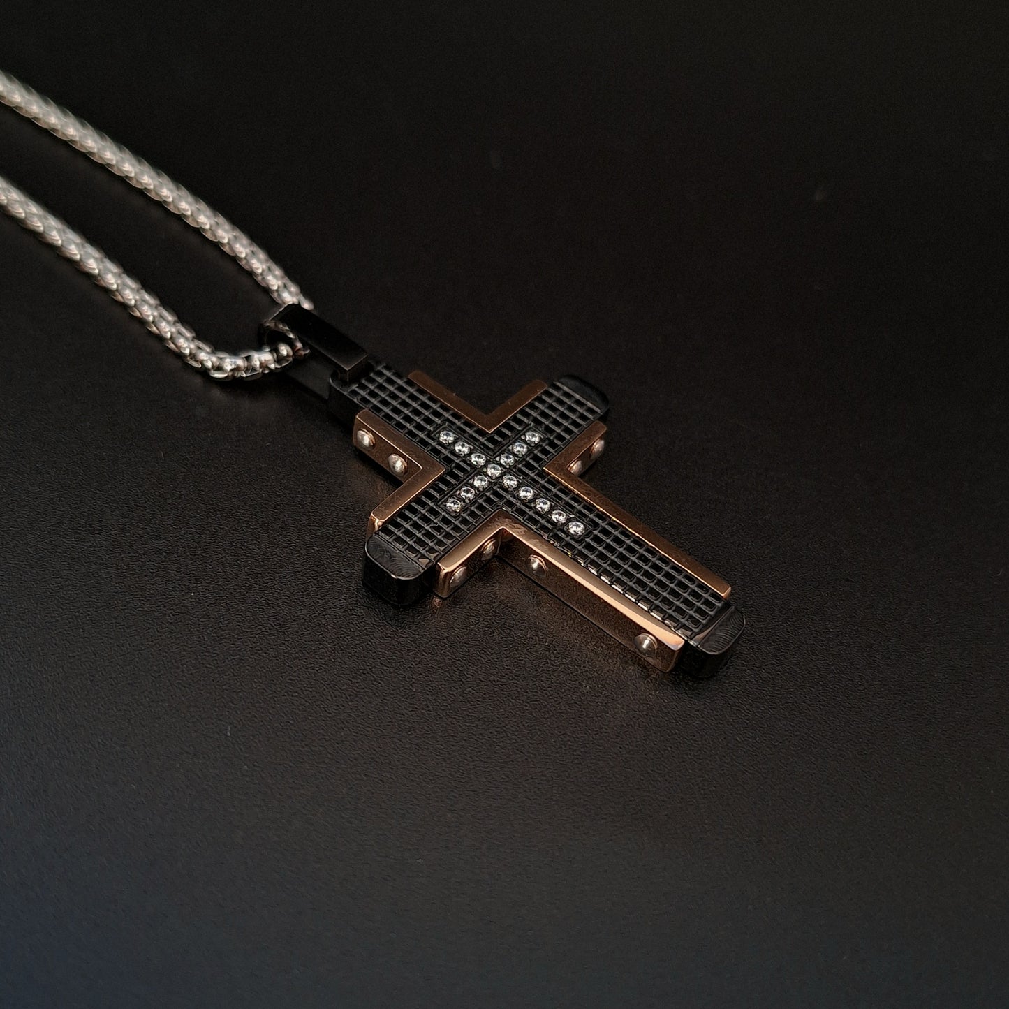 Collar Cruz Grande con Zirconias