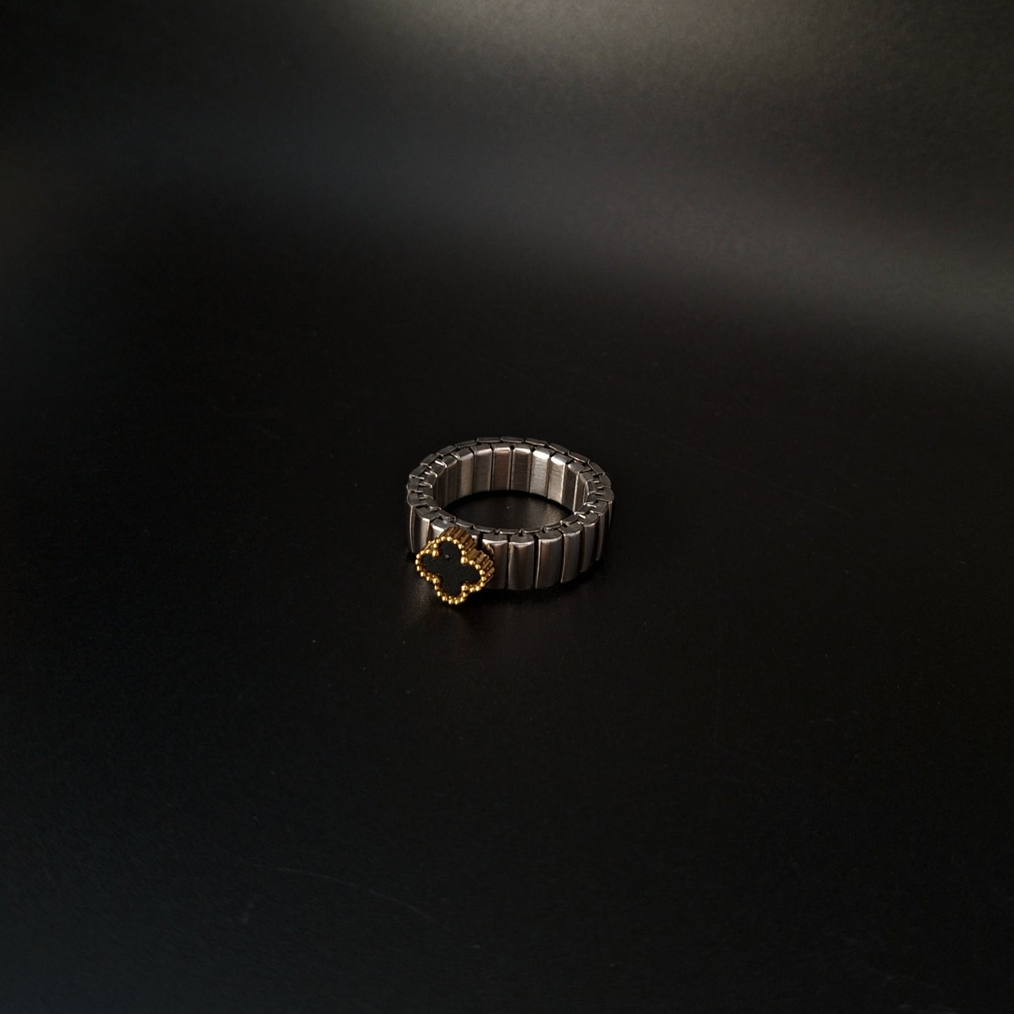 Anillo Tipo Rolex con Trébol