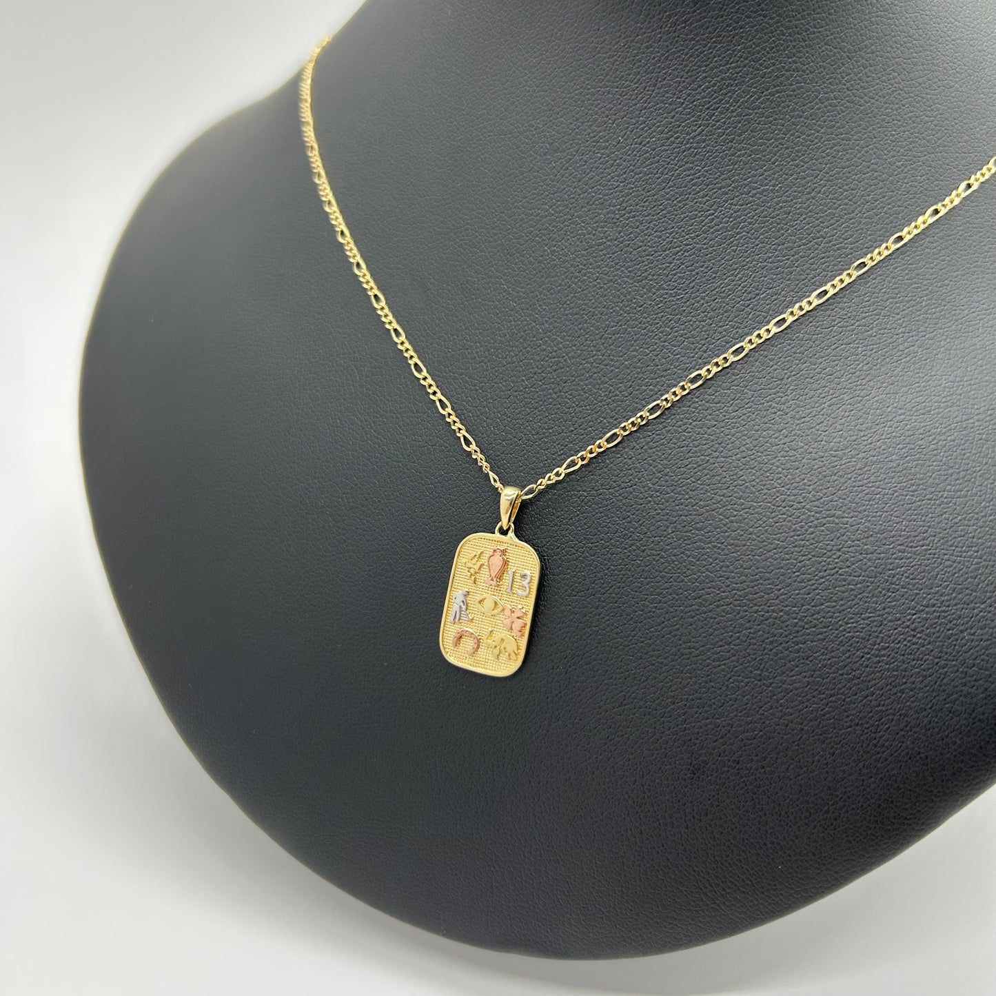 Dije Cuadrado de la Suerte Oro 10k