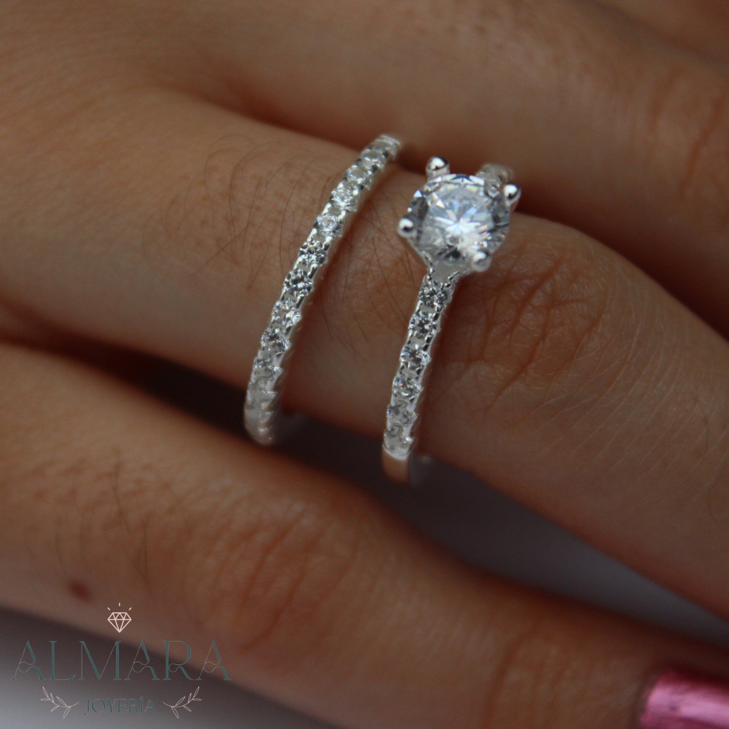 Anillos de Compromiso con Zirconia Pequeñas