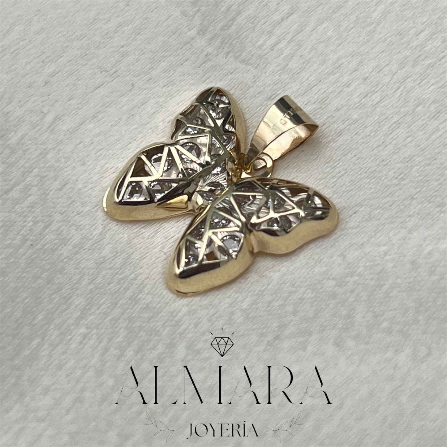 Dije Mariposa con Zirconias Oro 10K