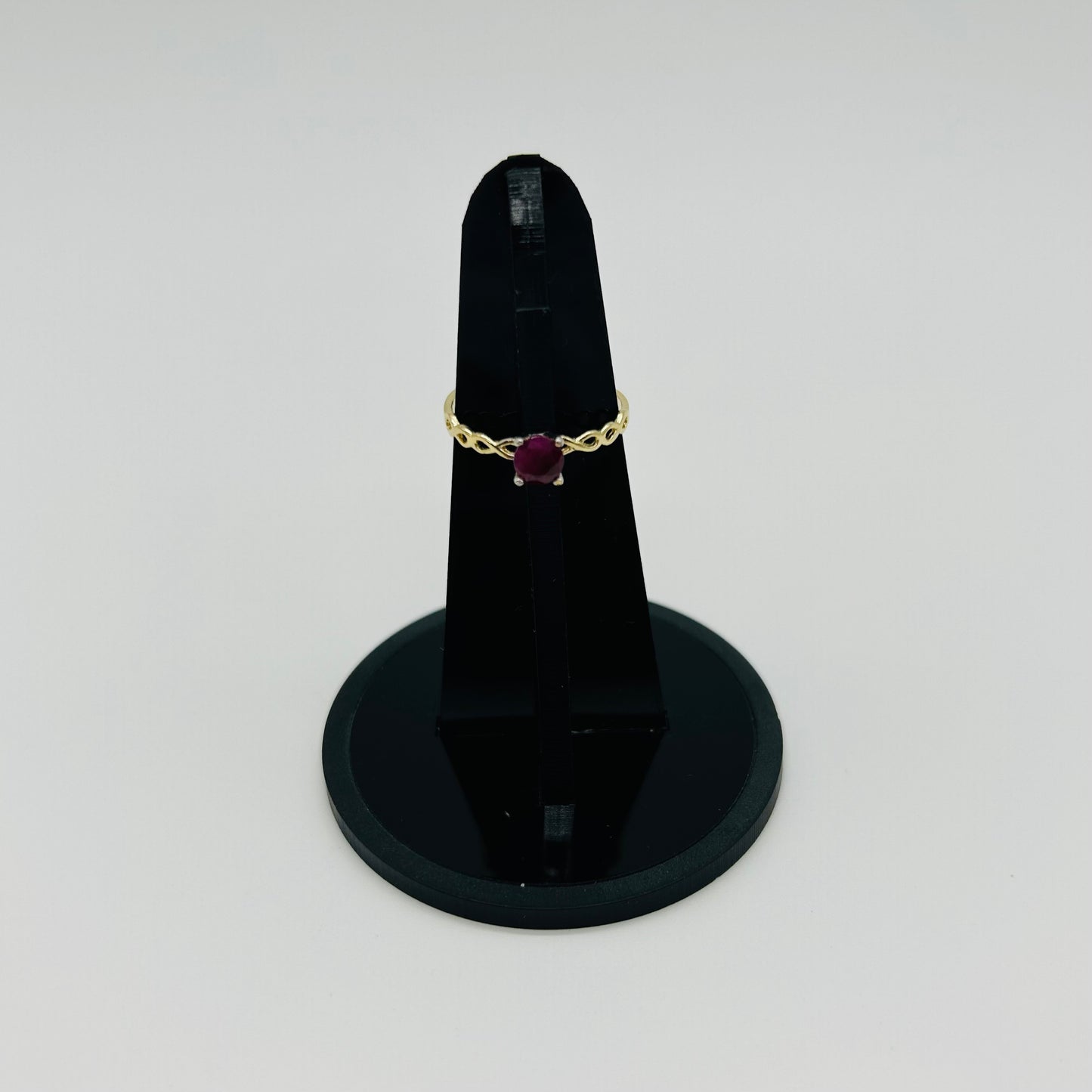 Anillo con Rubí Natural de Oro 14K