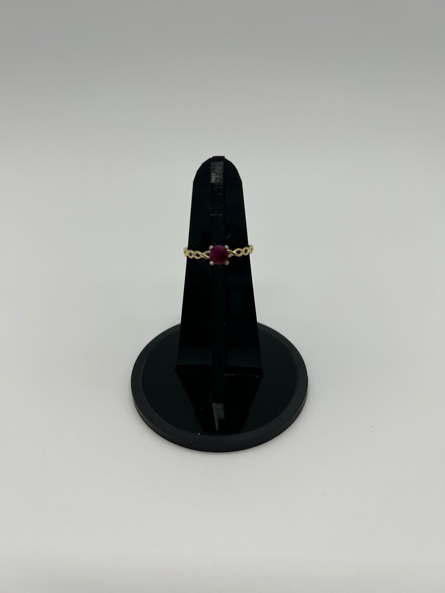 Anillo con Rubí Natural de Oro 14K