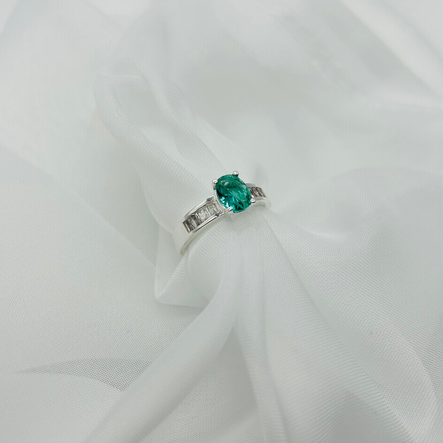 Anillo de Plata con Zirconia Verde