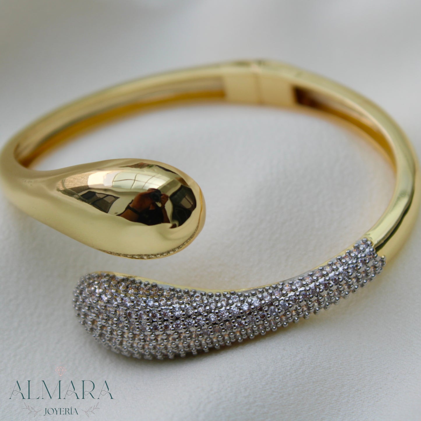 Brazalete Abierto con Zirconias