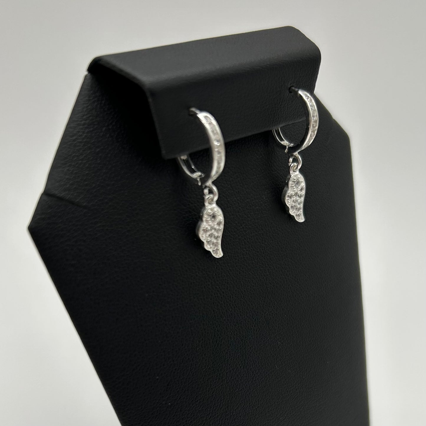 Huggies de Alas con Zirconias en Plata