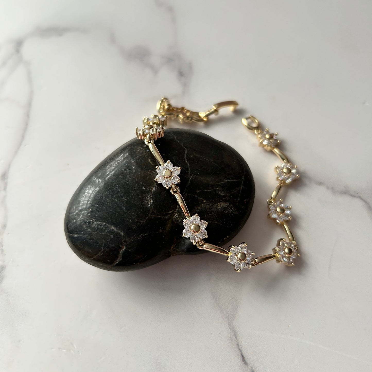 Pulsera de Flores con Zirconias