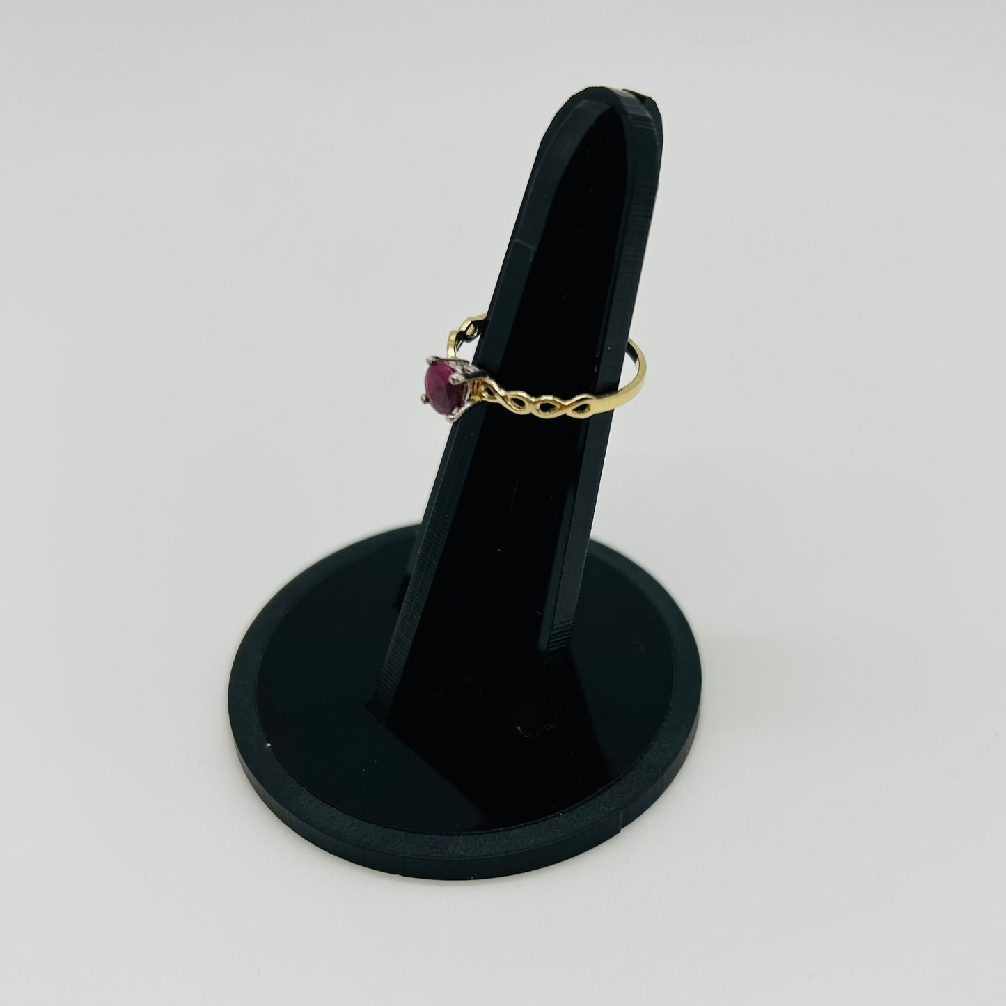 Anillo con Rubí Natural de Oro 14K