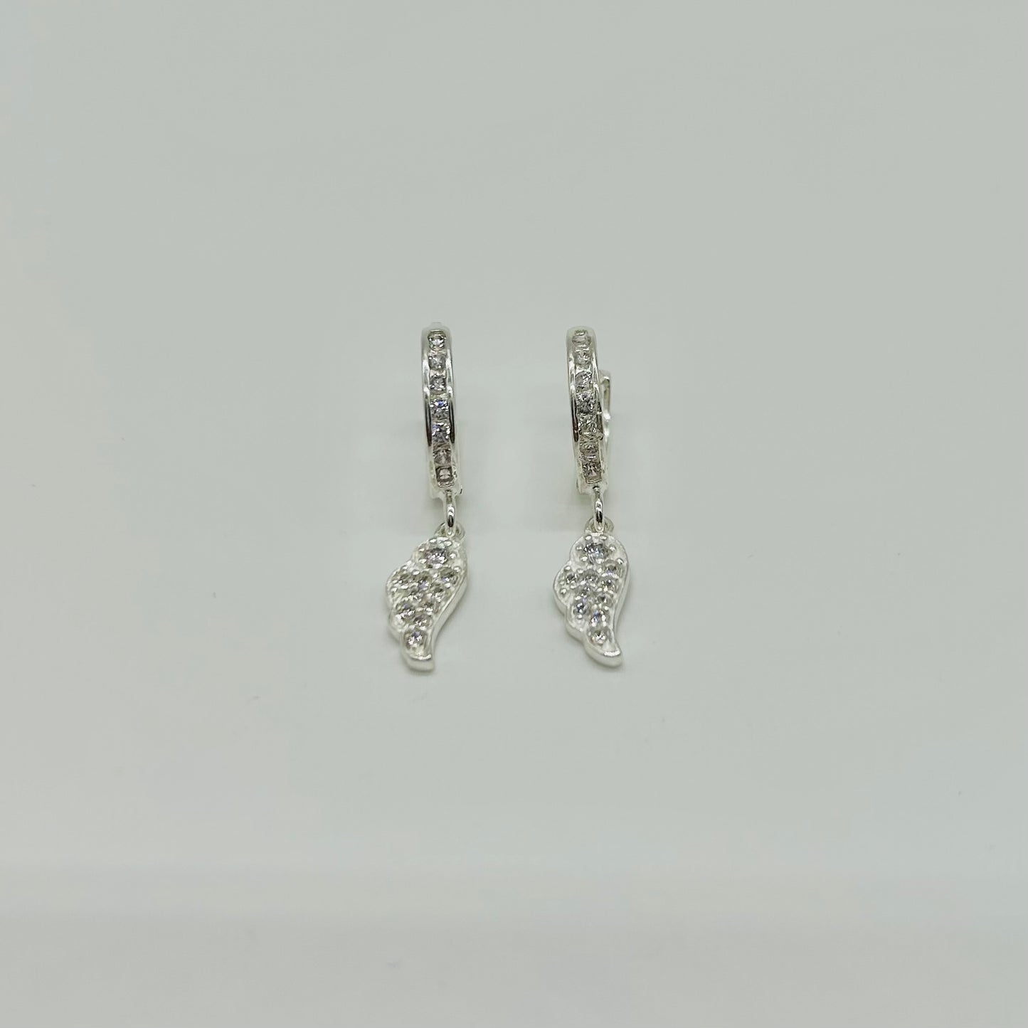 Huggies de Alas con Zirconias en Plata