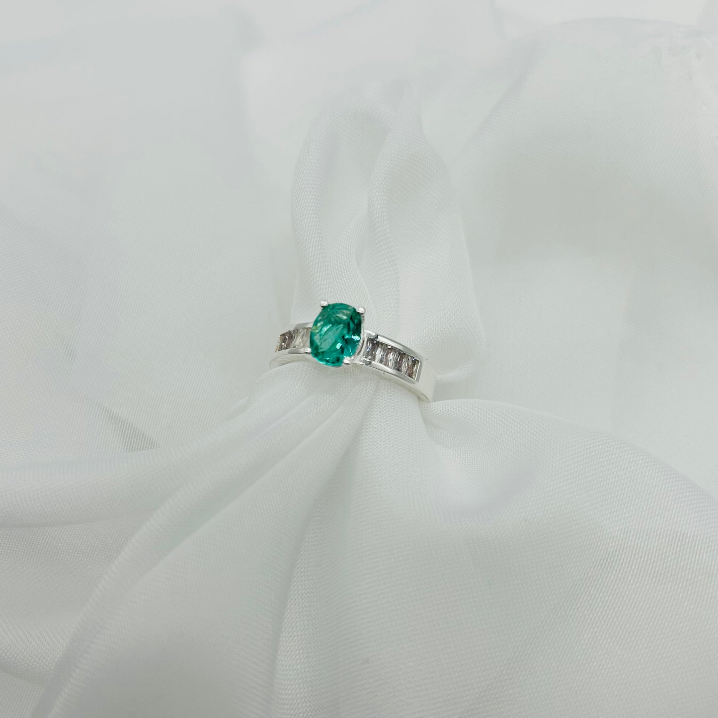 Anillo de Plata con Zirconia Verde