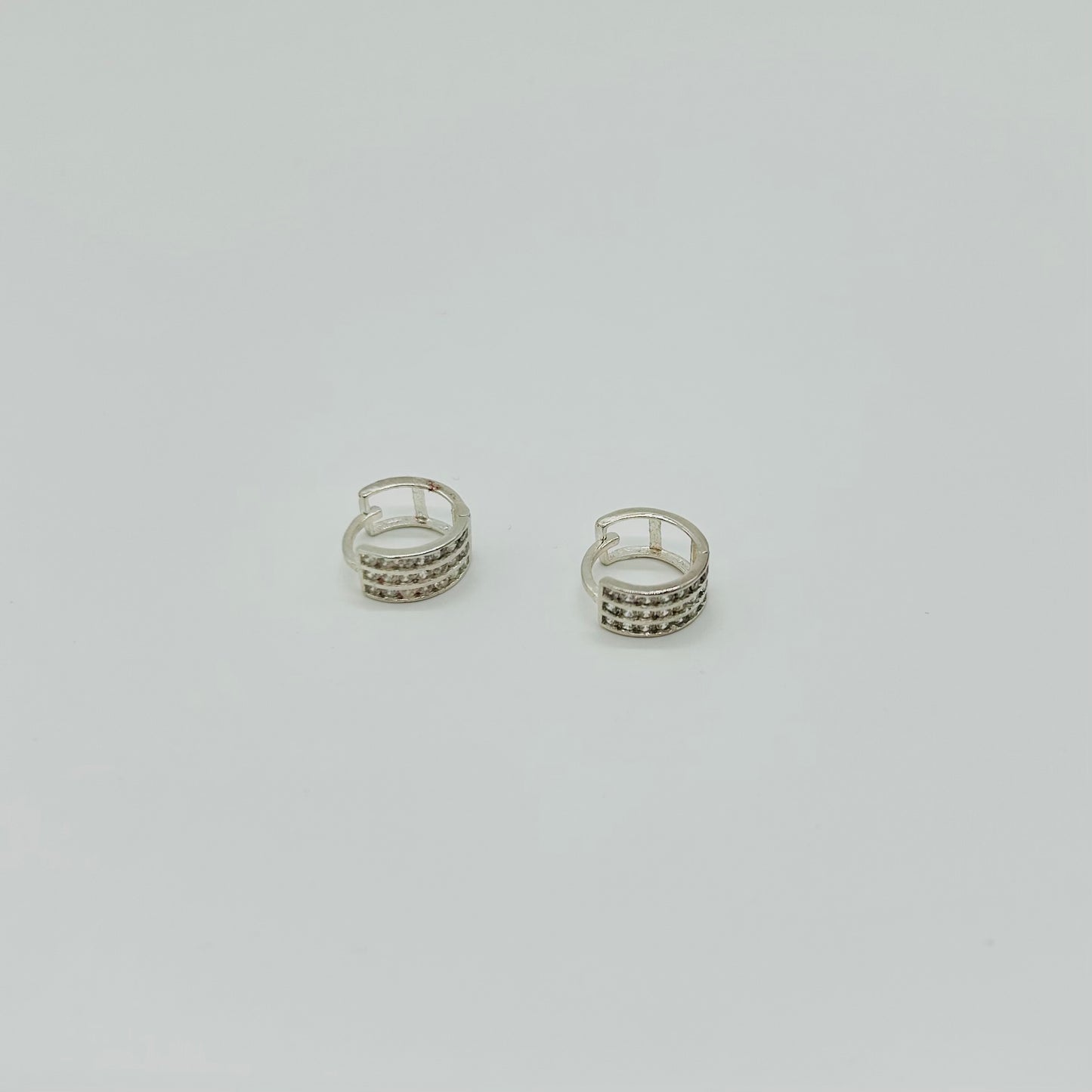 Huggies con Líneas de Zirconias