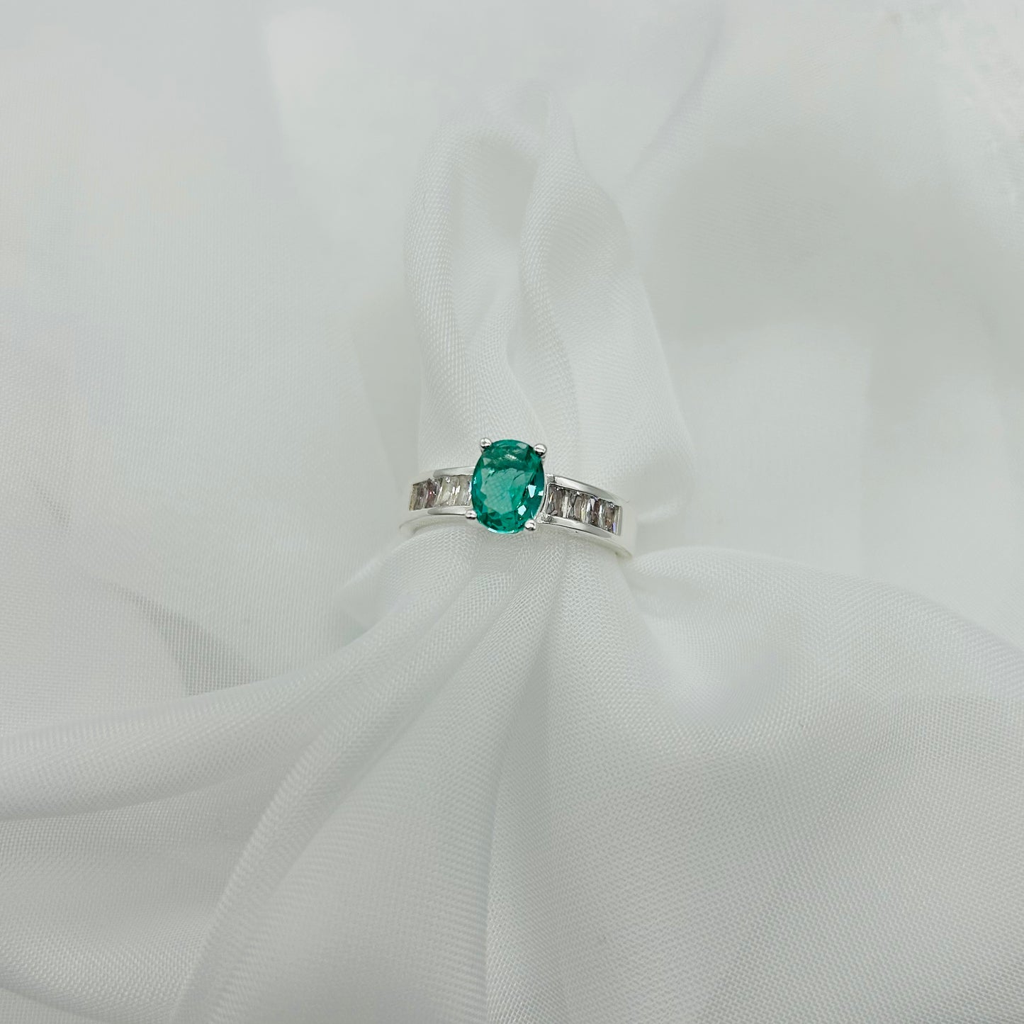 Anillo de Plata con Zirconia Verde