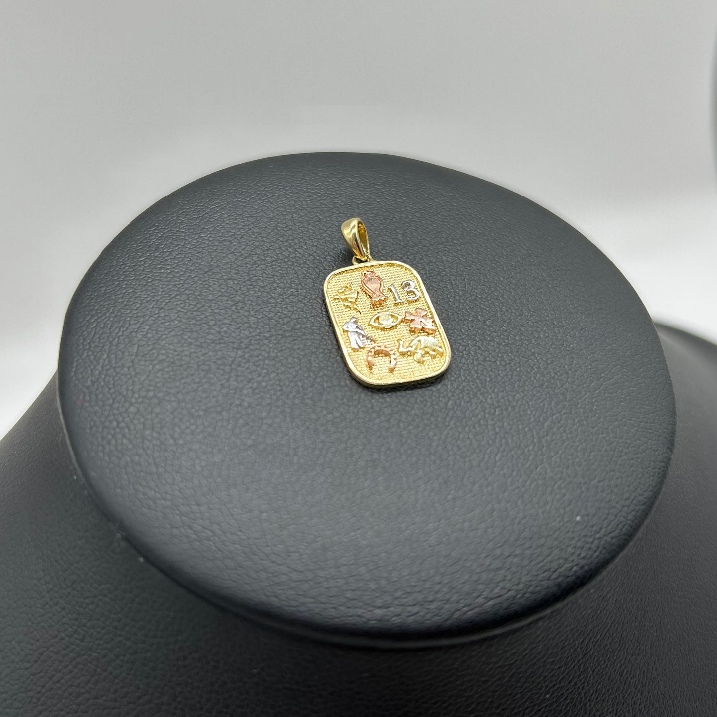 Dije Cuadrado de la Suerte Oro 10k