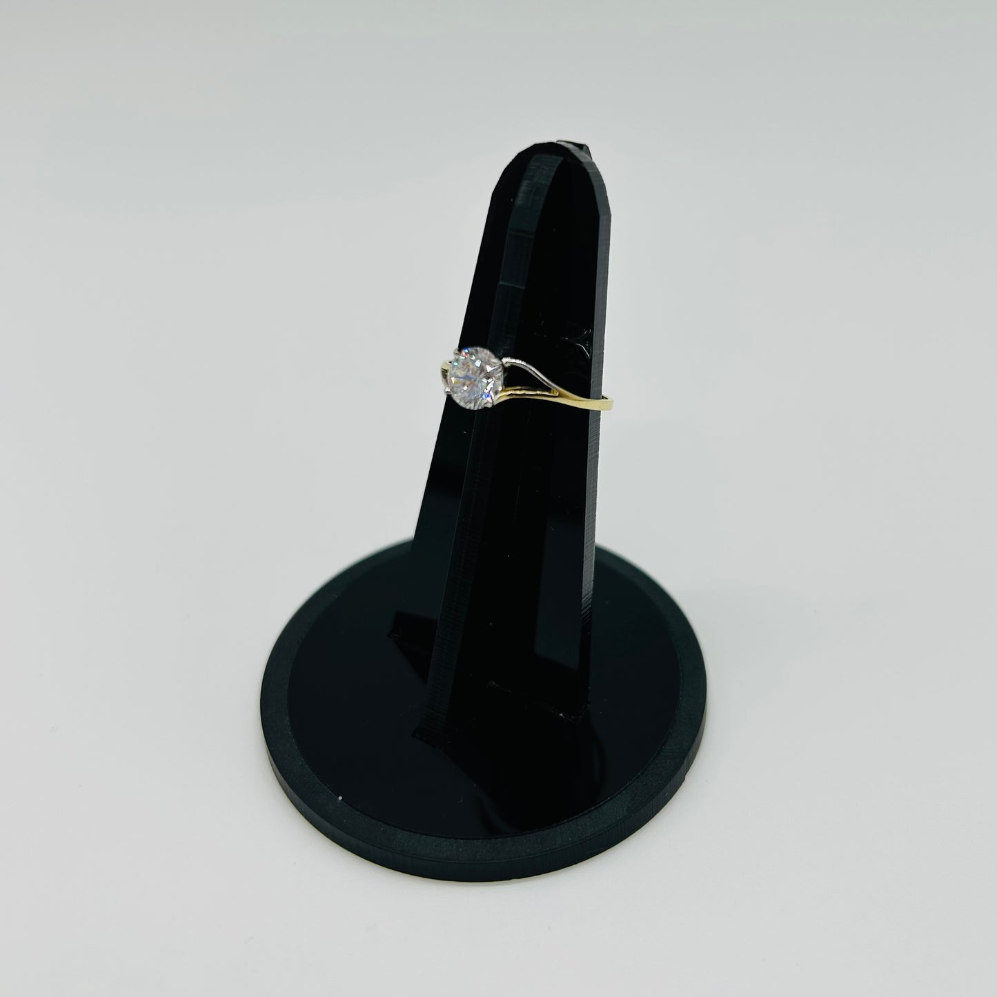 Anillo Solitario con Diseño en Oro 14K