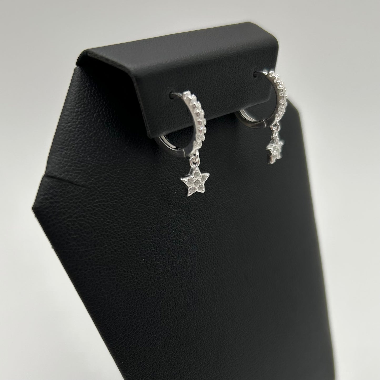 Huggies de Estrellitas con Zirconias en Plata