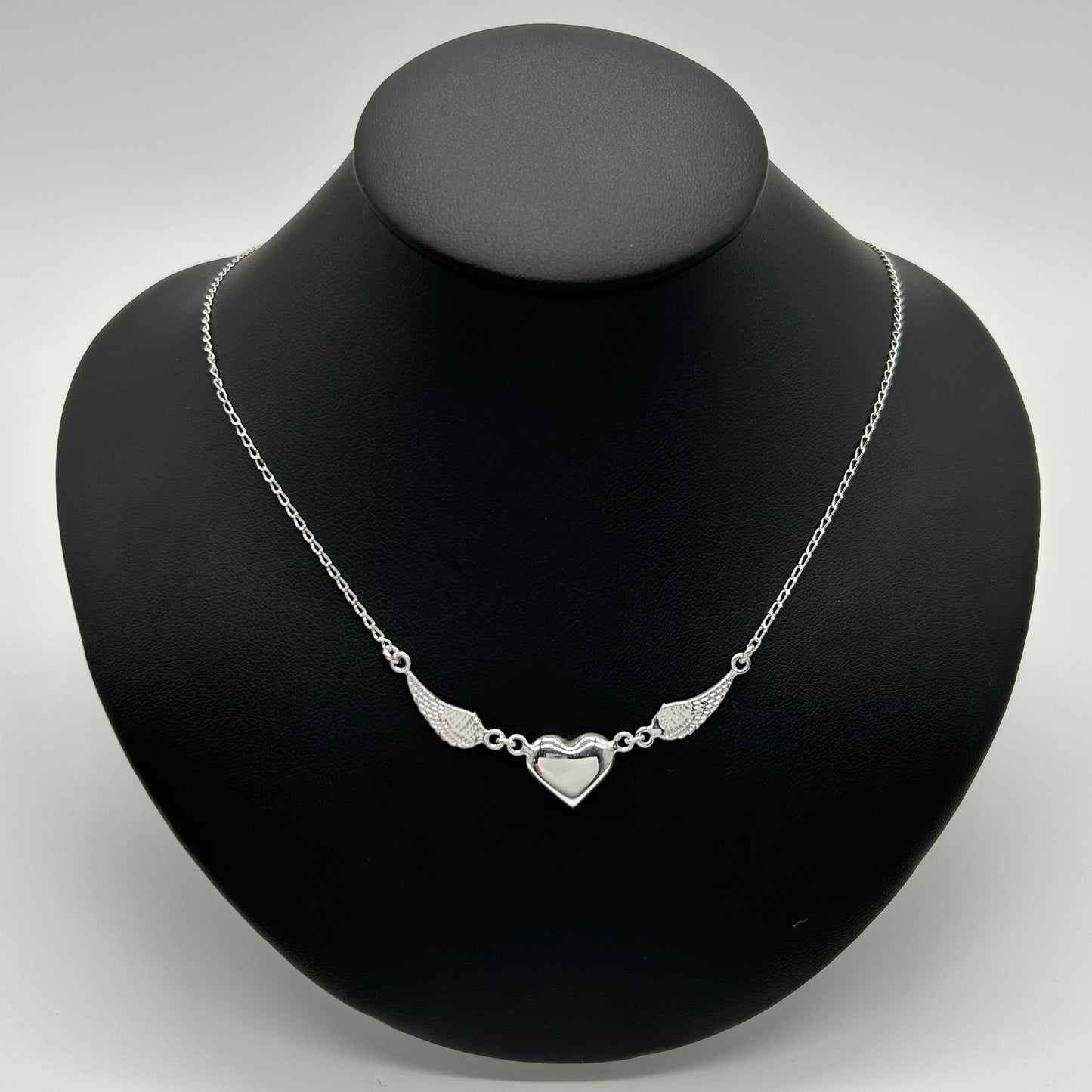 Collar Corazón con Alas en Plata