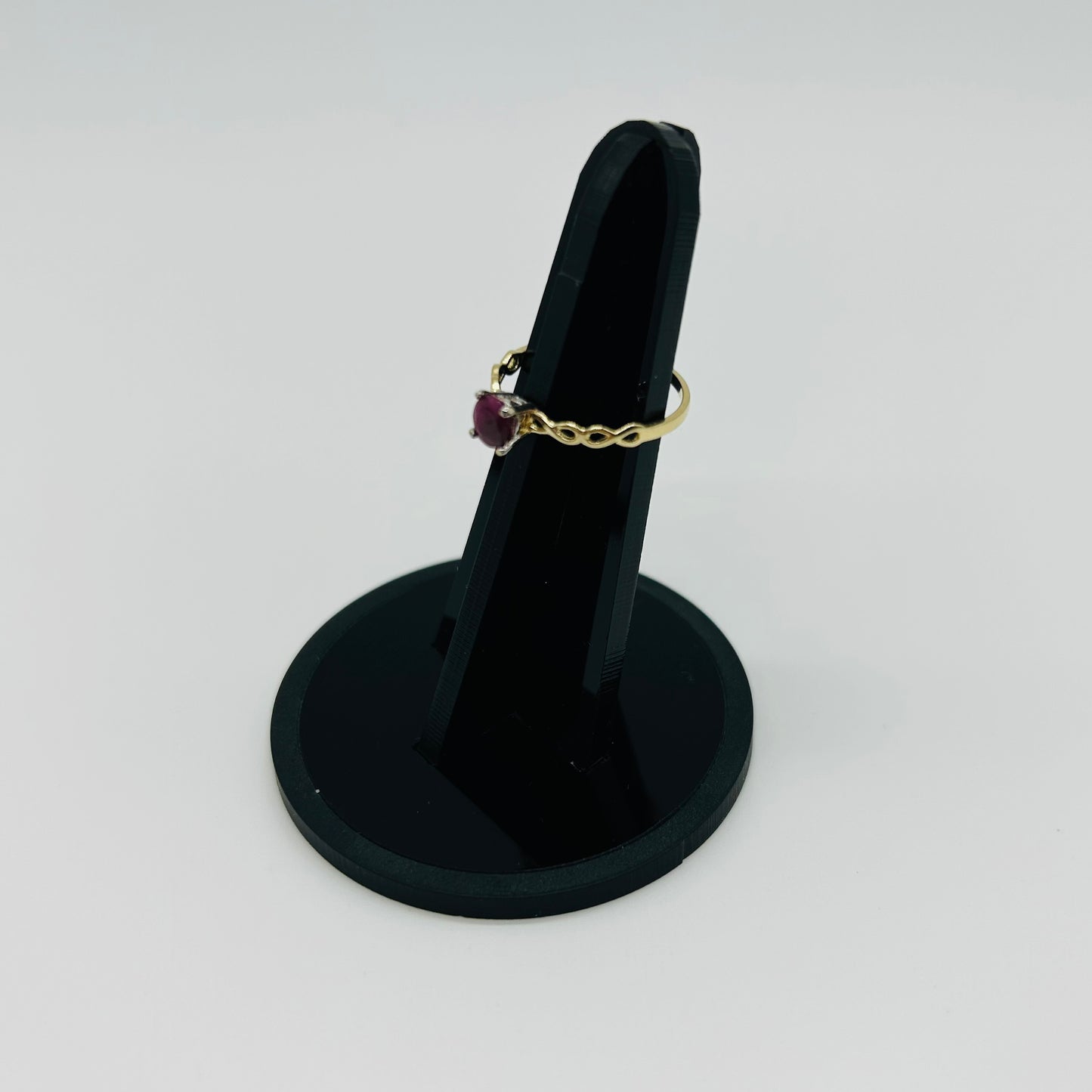 Anillo con Rubí Natural de Oro 14K