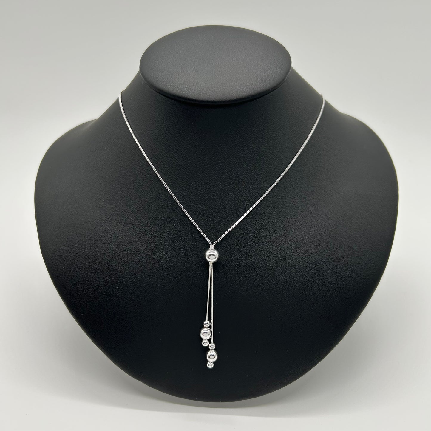 Collar Tipo Corbatín con Bolitas de Plata