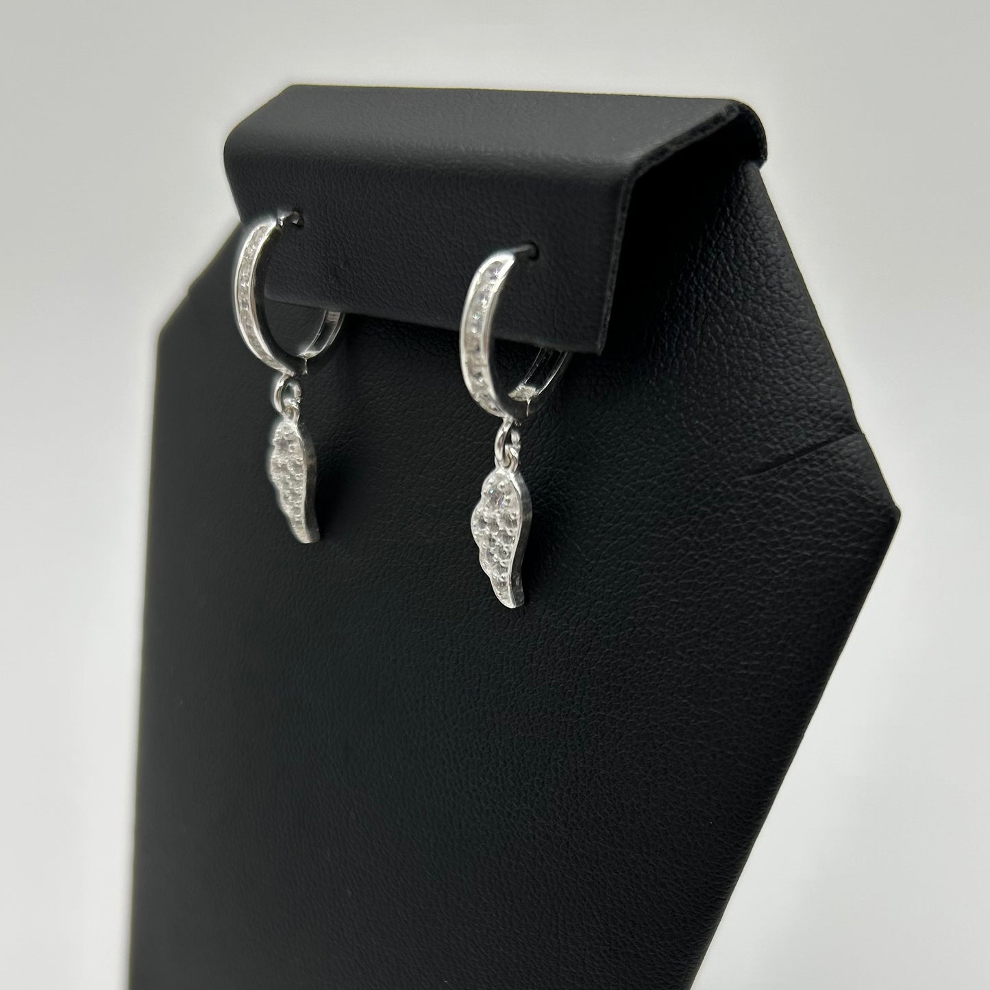 Huggies de Alas con Zirconias en Plata