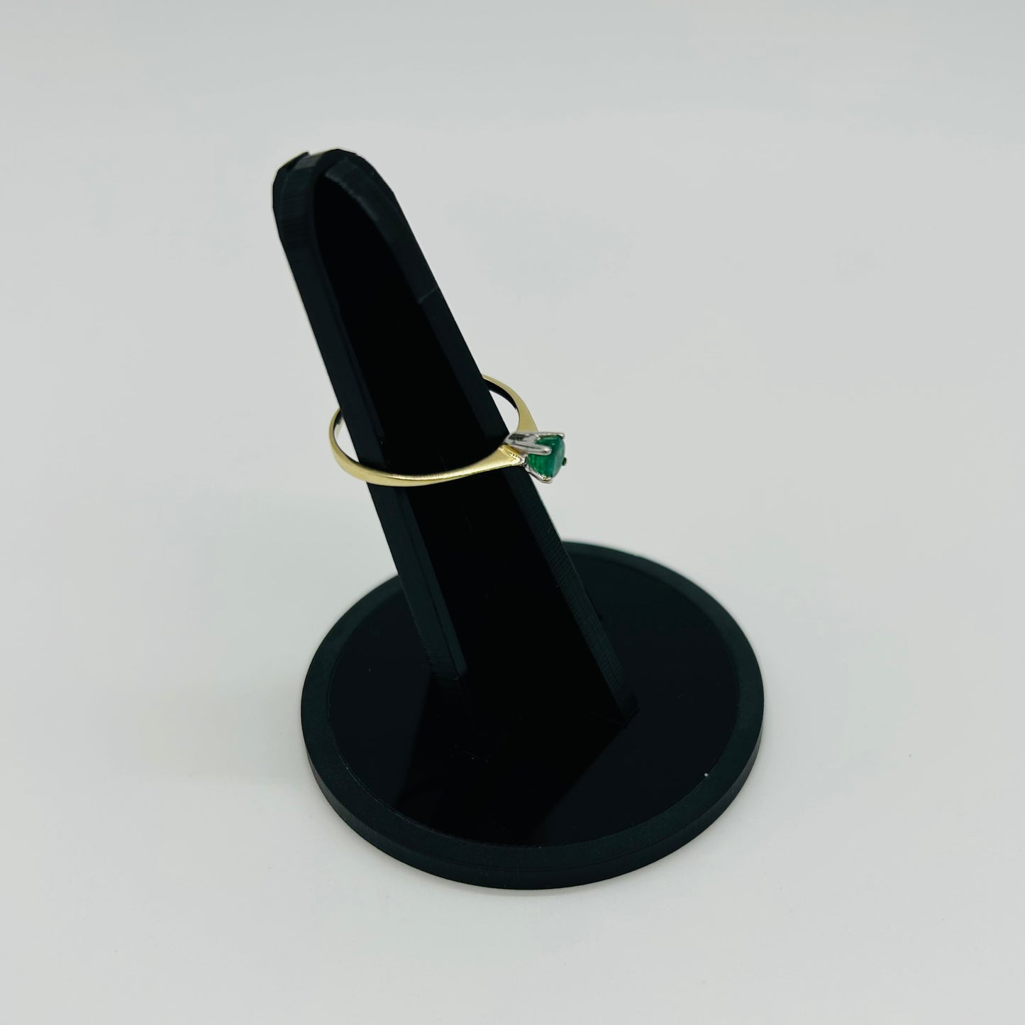 Anillo con Esmeralda Natural en Oro 14K