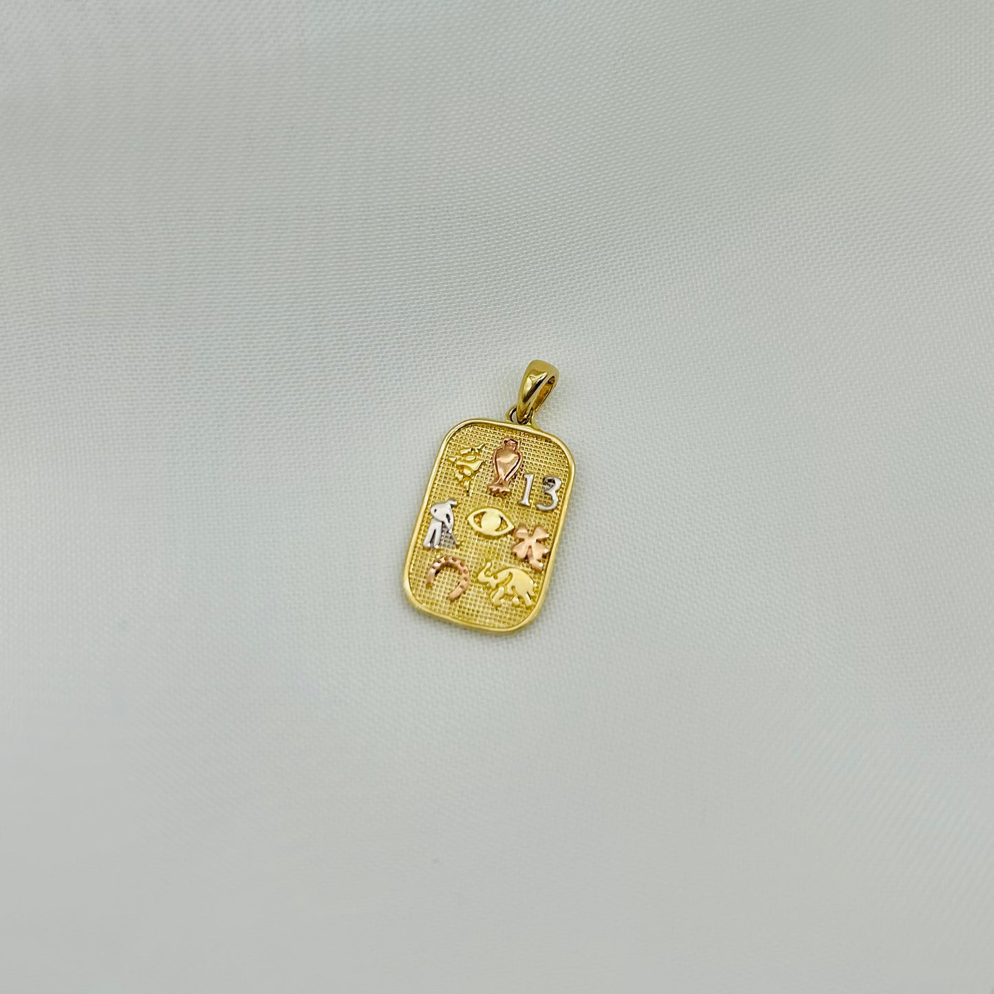 Dije Cuadrado de la Suerte Oro 10k