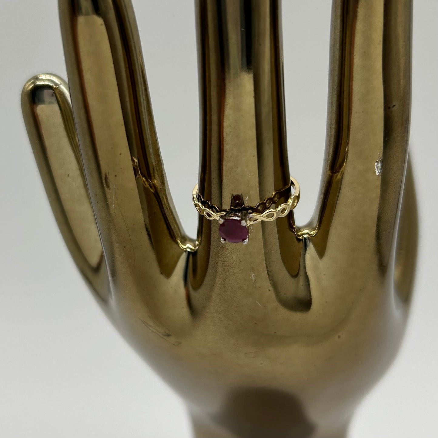 Anillo con Rubí Natural de Oro 14K