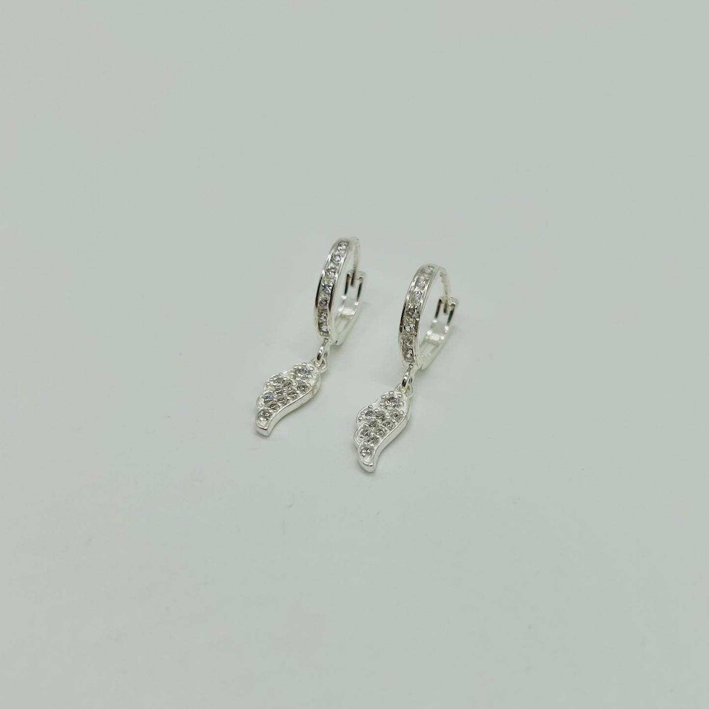 Huggies de Alas con Zirconias en Plata