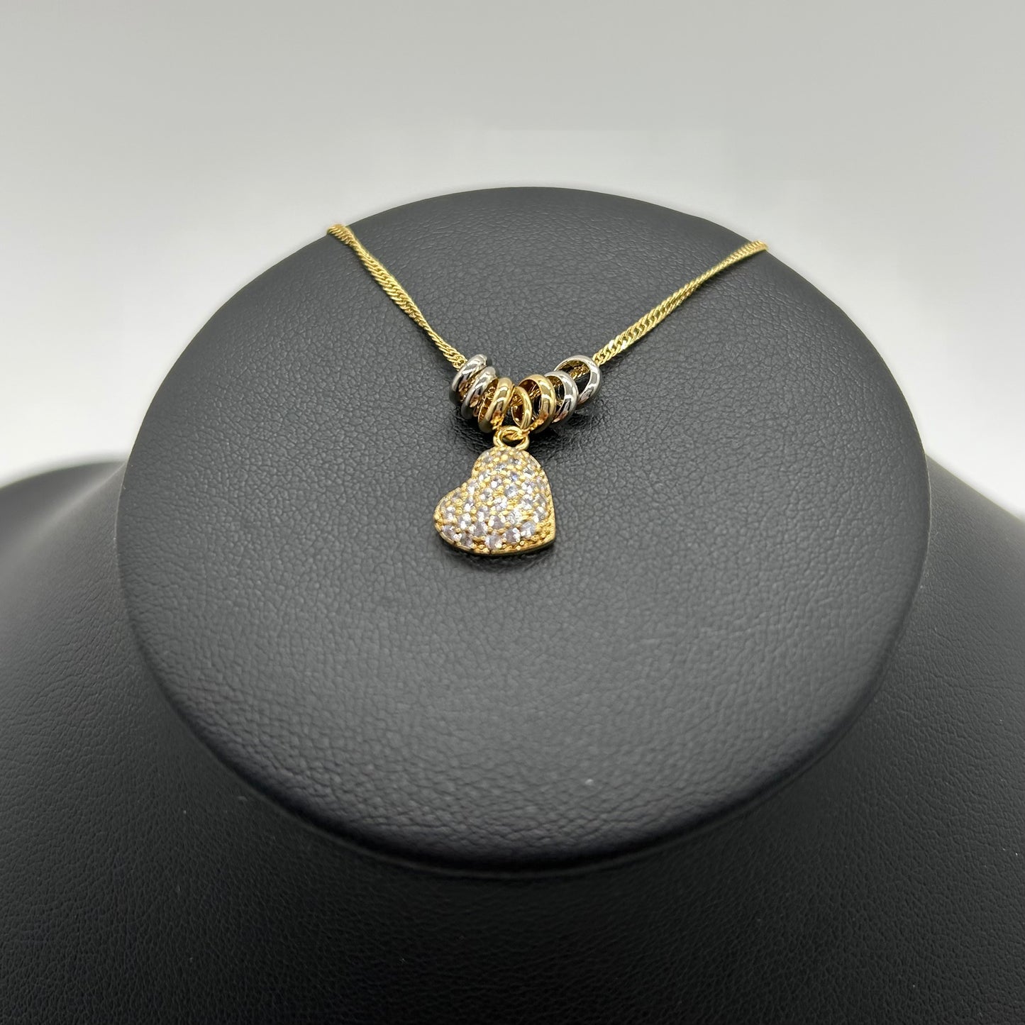 Collar Corazón con Zirconias y Aritos de Oro Laminado