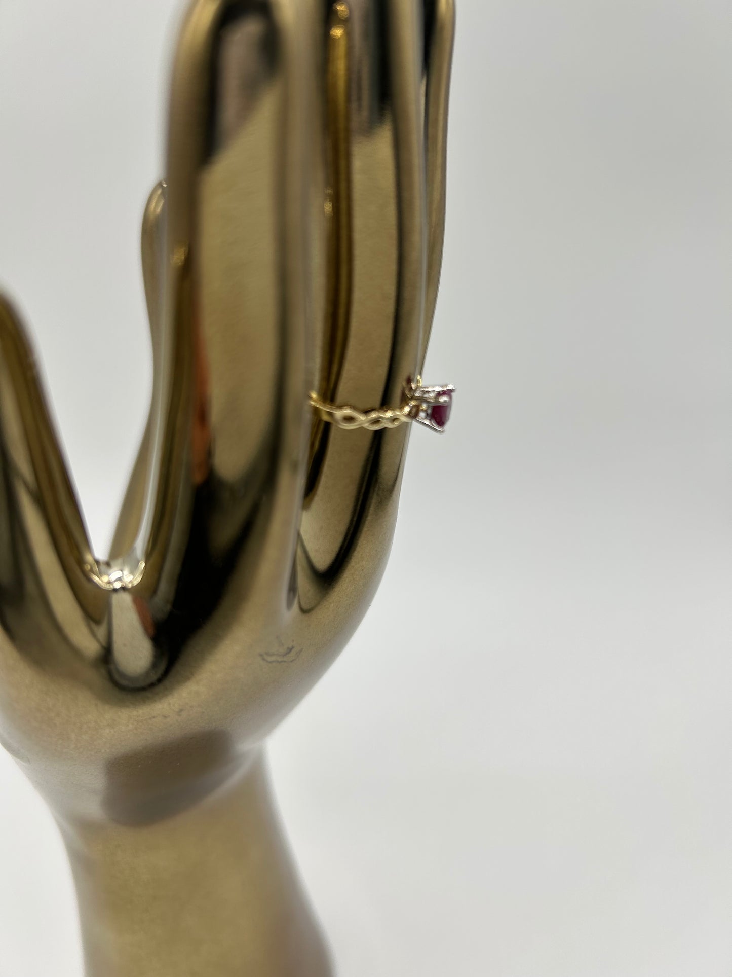 Anillo con Rubí Natural de Oro 14K