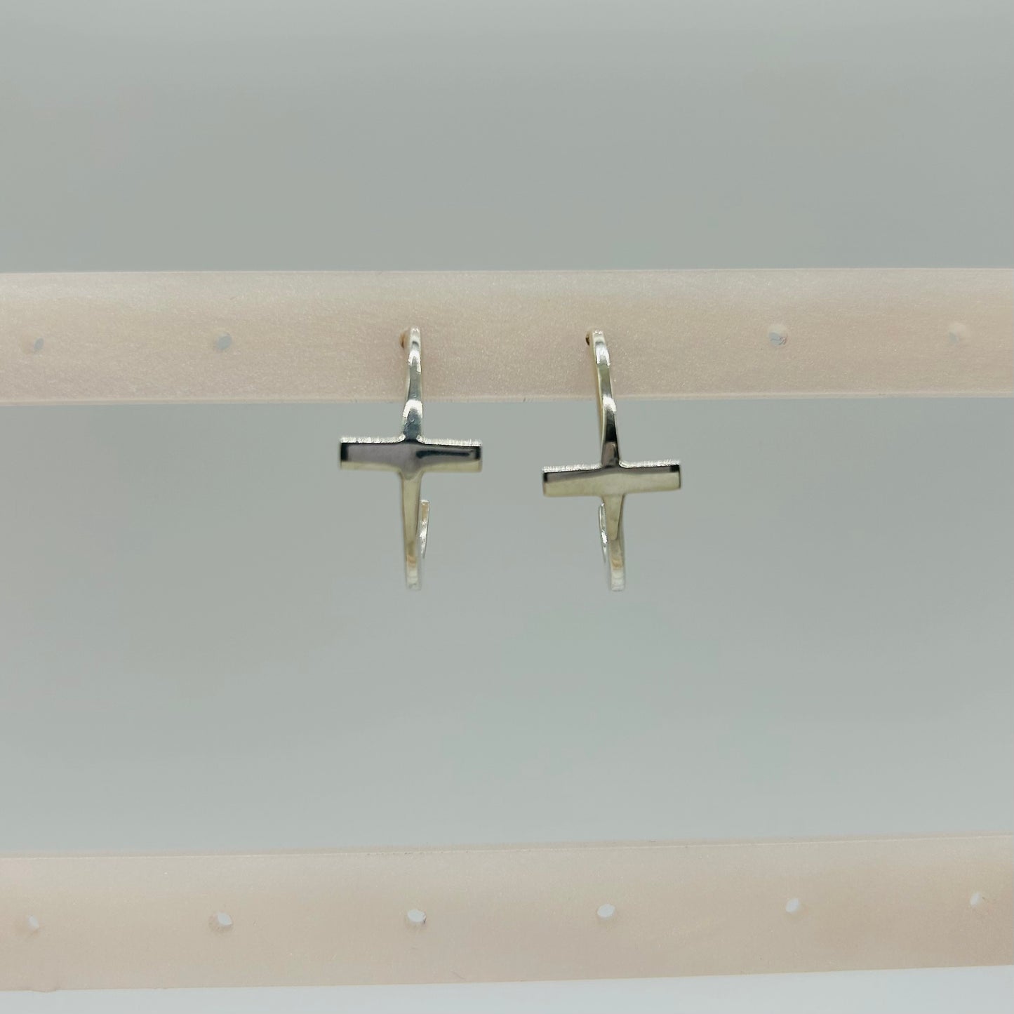 Media Arracada de Cruz en Plata