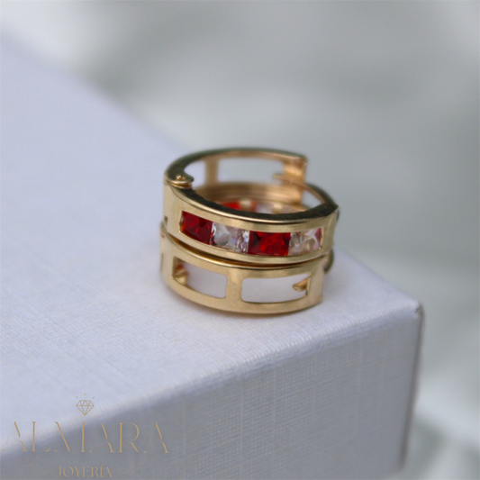 Huggies en Oro 10K con Zirconias Rojas y Blancas