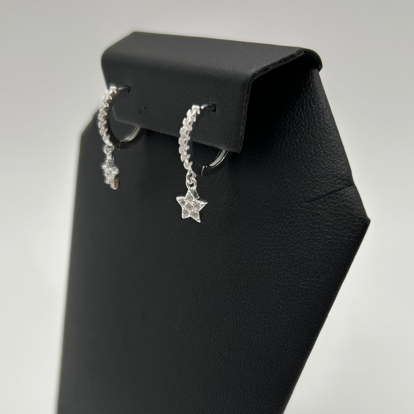 Huggies de Estrellitas con Zirconias en Plata