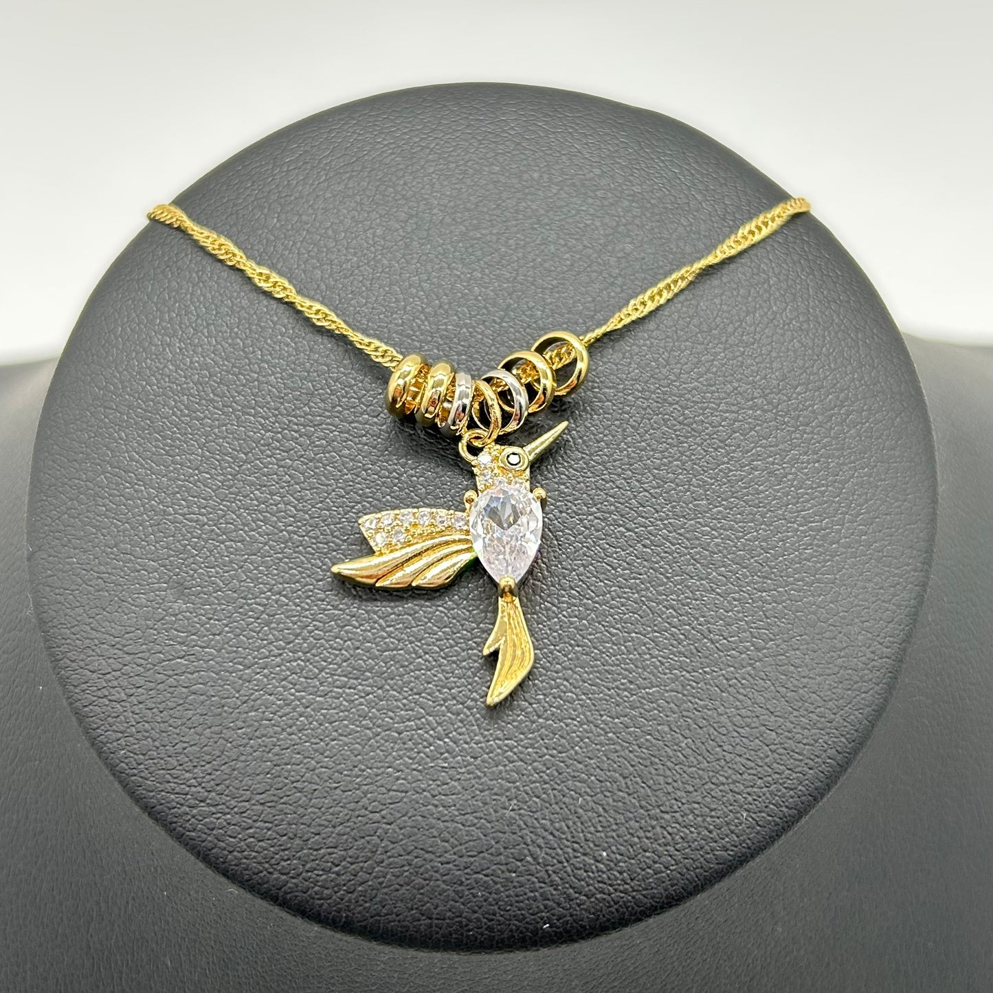Collar de Colibrí con Zirconia y Aritos de Oro Laminado