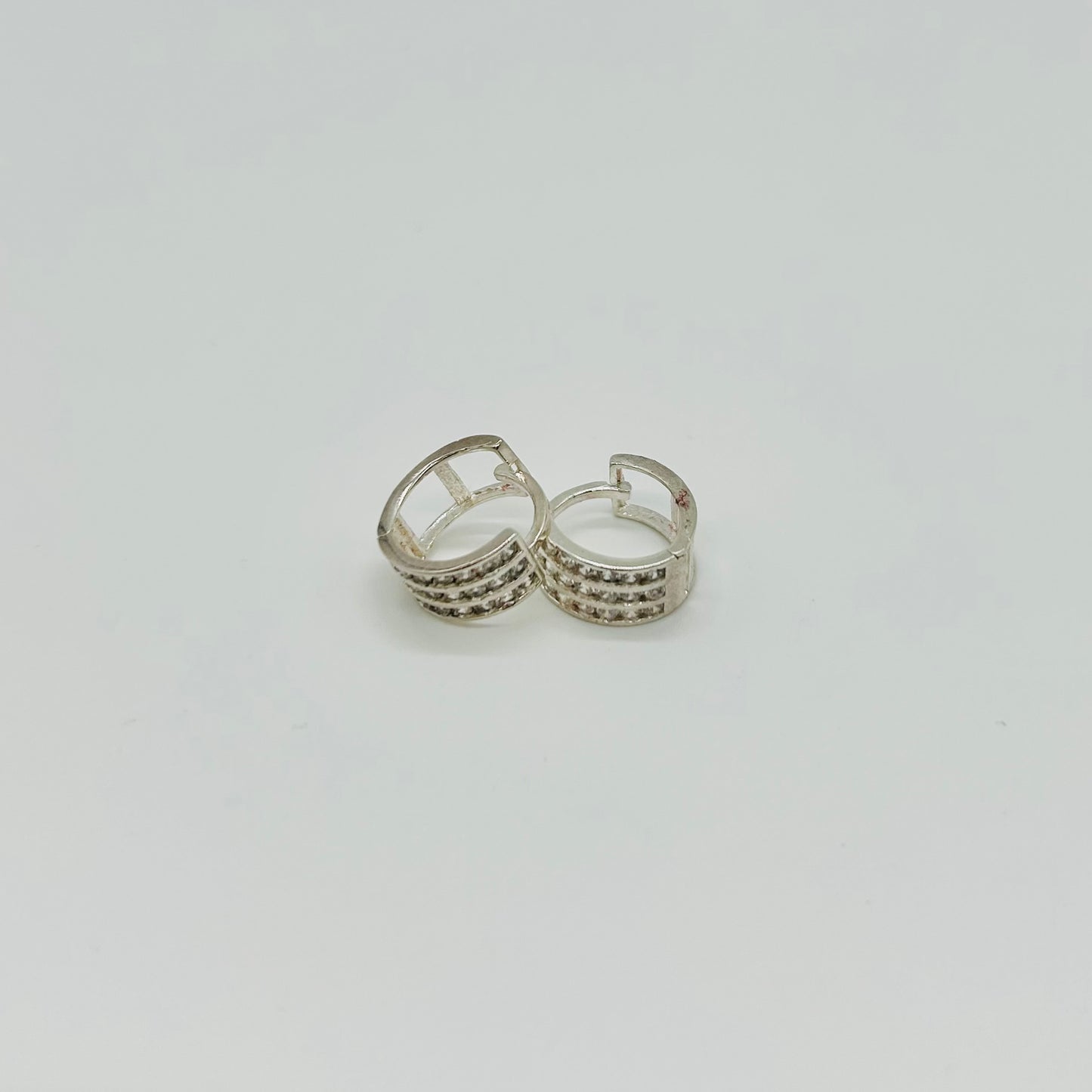 Huggies con Líneas de Zirconias