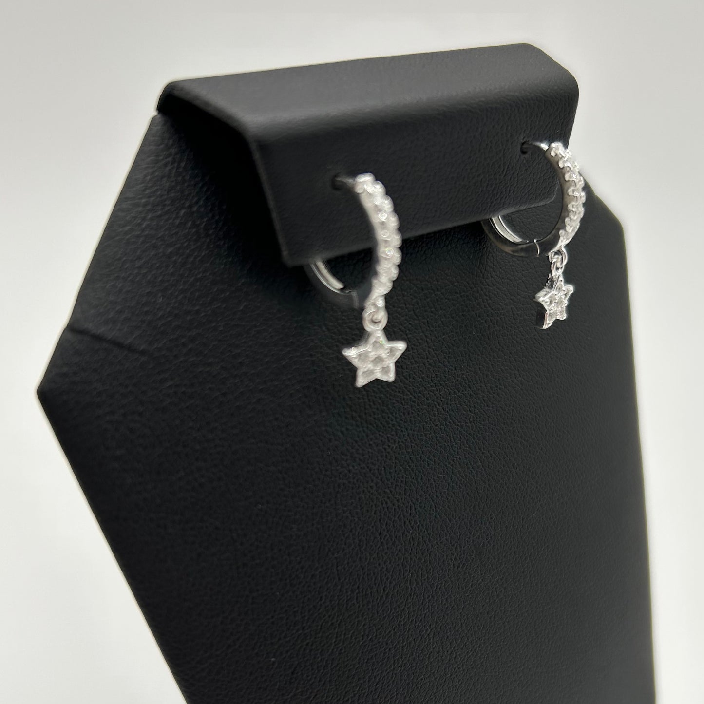 Huggies de Estrellitas con Zirconias en Plata