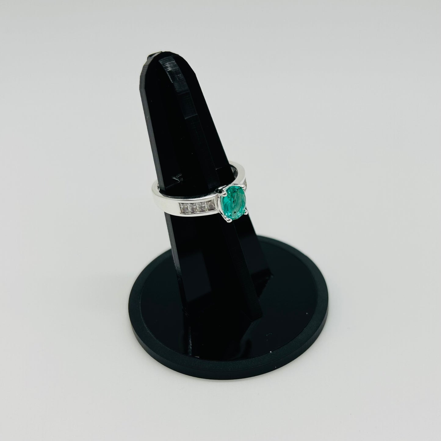 Anillo de Plata con Zirconia Verde